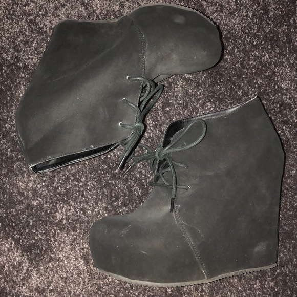 ELLE Black Bootie Wedges - Picture 2 of 4